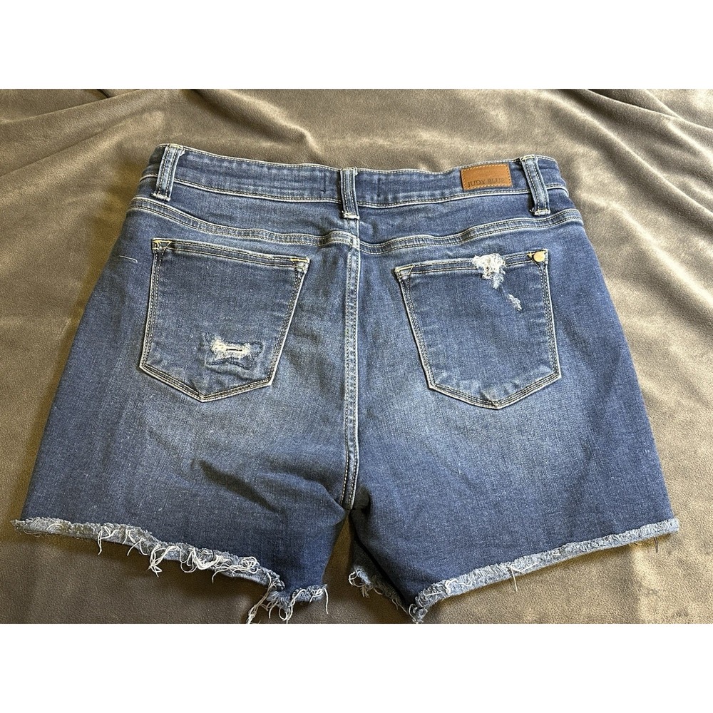 Judy Blue Denim Patched Cut Off Medium Wash Distressed Shorts Size Large - Picture 2 of 3